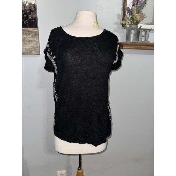 Garnet Hill Tops - Garnet Hill 100% organic linen top with ivory cross stitch detail large